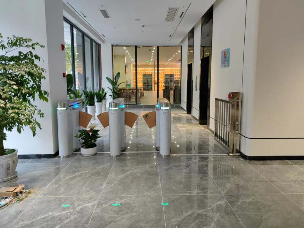 TD303 透明翼门现场案例